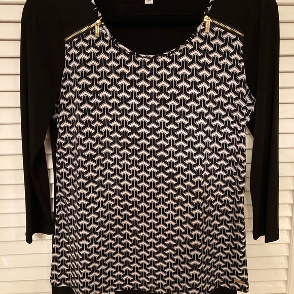 Calvin Klein Tops - Calvin Klein black/white women’s top size small